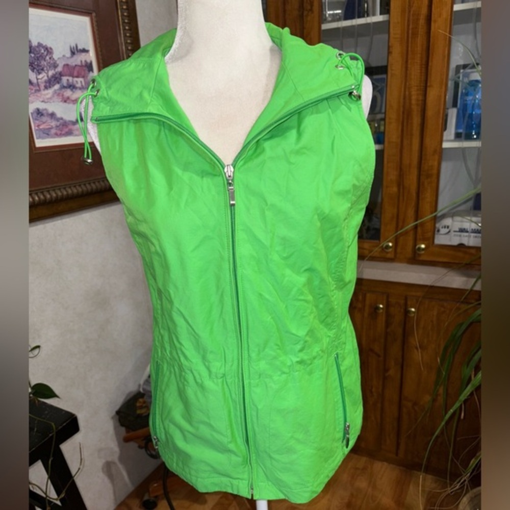 TALBOTS PETITES SIZE MEDIUM GREEN ZIP UP VEST WITH HOOD EUC